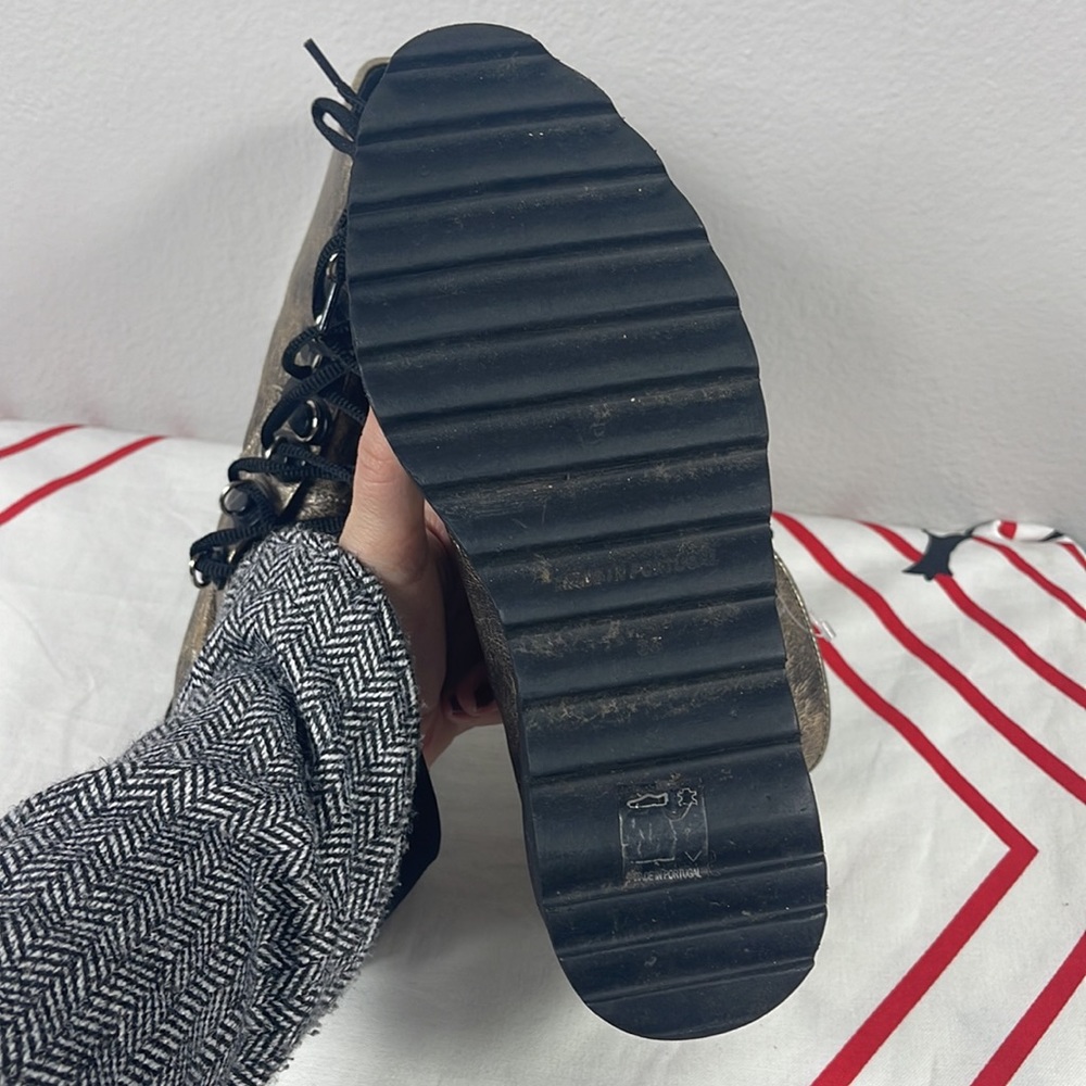 Free People Leather Gold Distressed Lace Up Boots Size 6 - Picture 5 of 6